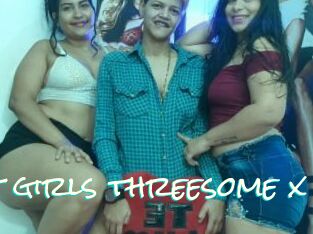Hot_girls_threesome_x