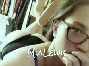Mia_Lewis