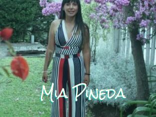 Mia_Pineda