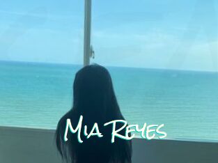 Mia_Reyes
