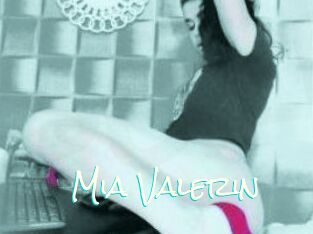 Mia_Valerin