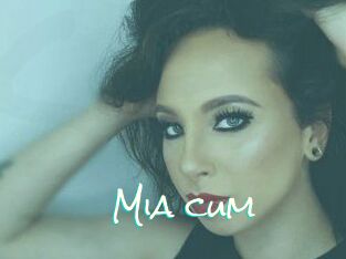 Mia_cum