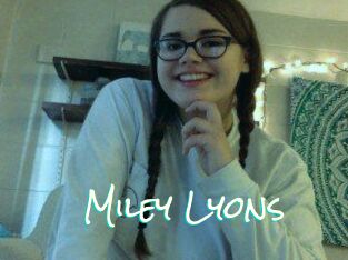 Miley_Lyons