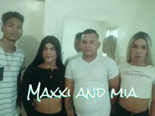 Maxxi_and_mia