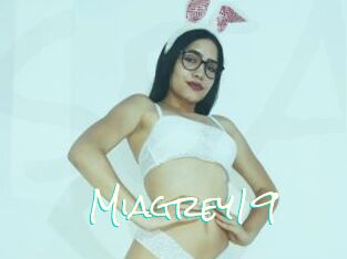 Miagrey19