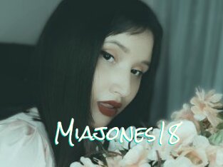 Miajones18