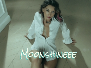 Moonshineee